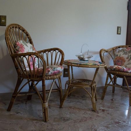 La Casa Di Lory Apartment Vinci Bagian luar foto