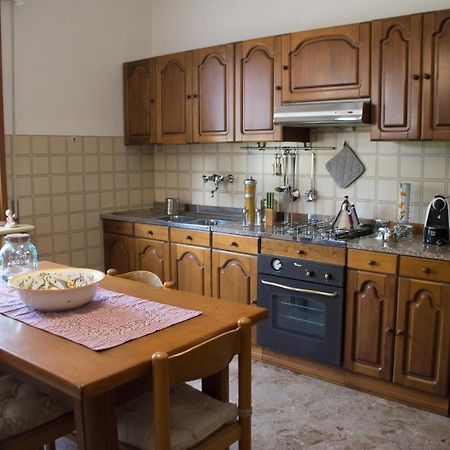 La Casa Di Lory Apartment Vinci Bagian luar foto
