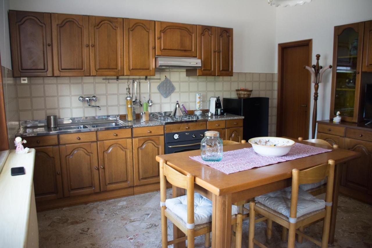 La Casa Di Lory Apartment Vinci Bagian luar foto